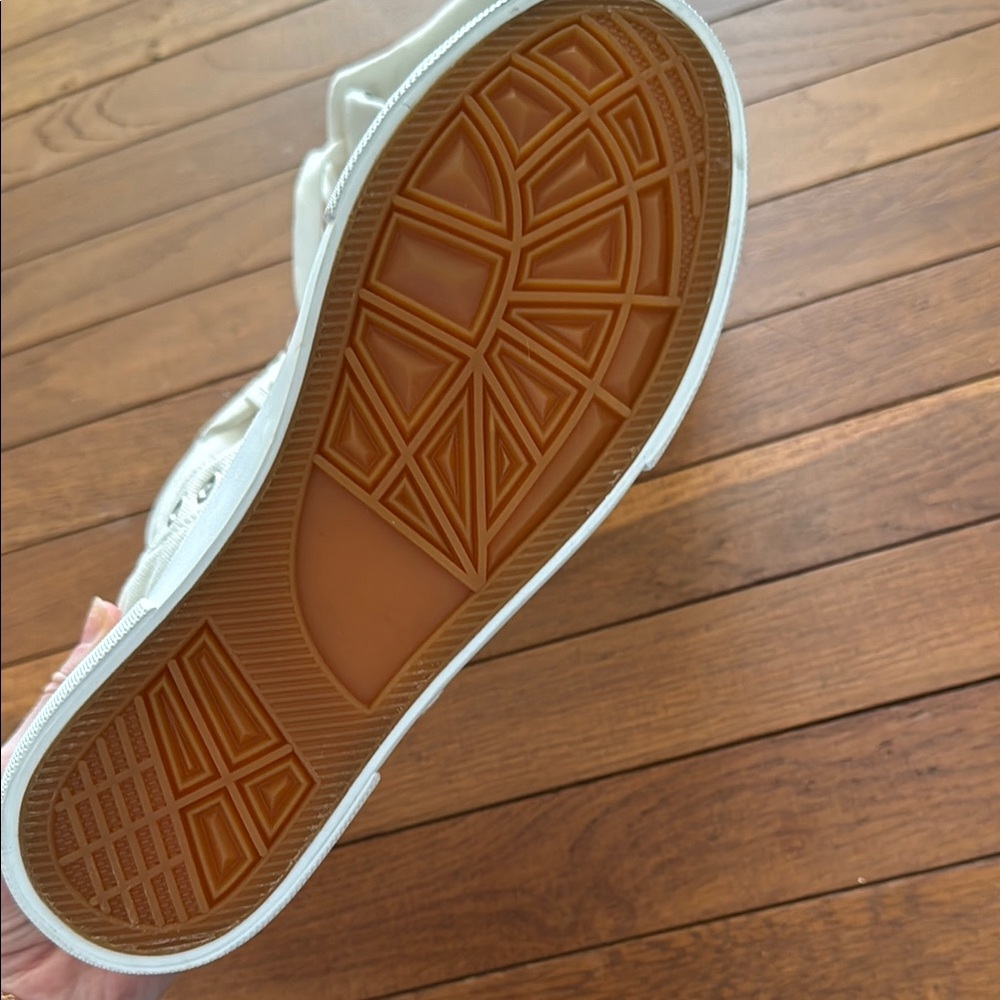 Brand new sneakers - Picture 3 of 3